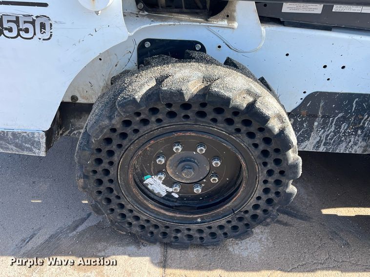 image for item DQ3972 2017 Bobcat S550  skid steer loader