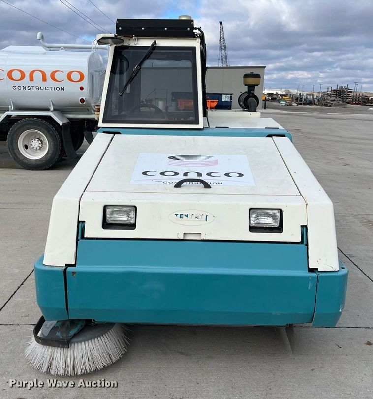 image for item DQ3975 Tennant 800  sweeper