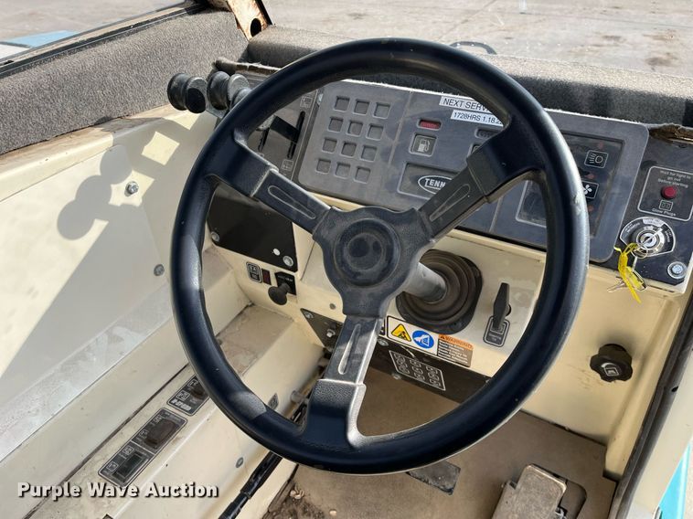 image for item DQ3975 Tennant 800  sweeper