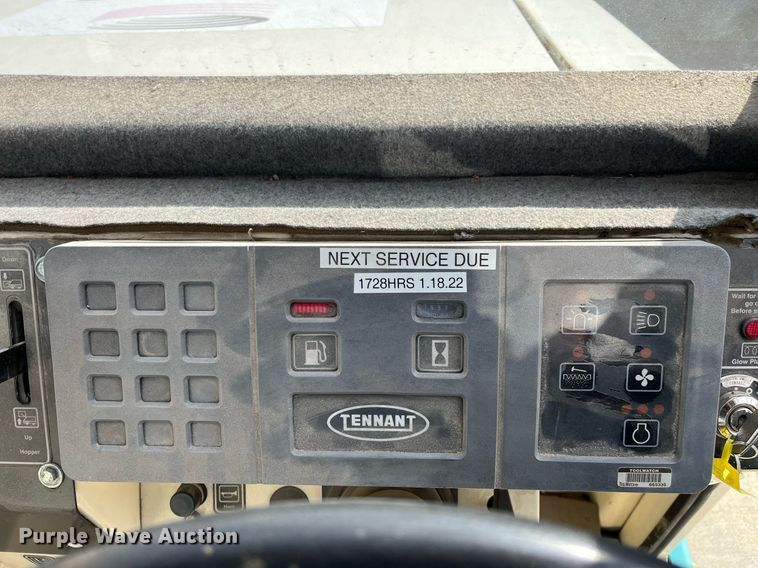 image for item DQ3975 Tennant 800  sweeper