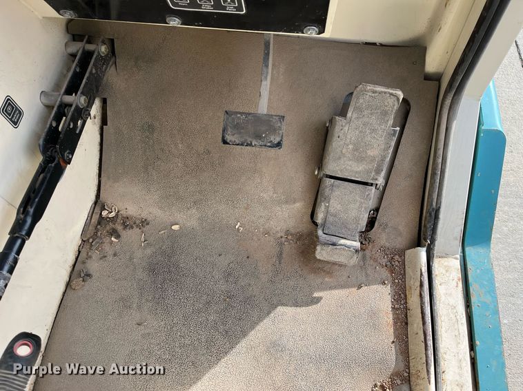 image for item DQ3975 Tennant 800  sweeper