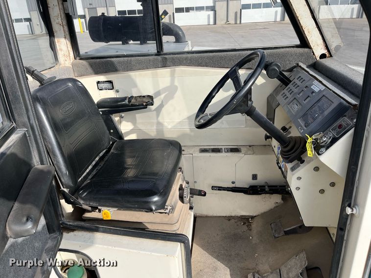 image for item DQ3975 Tennant 800  sweeper