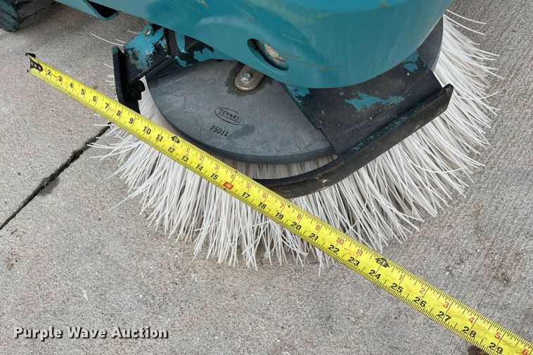 image for item DQ3975 Tennant 800  sweeper