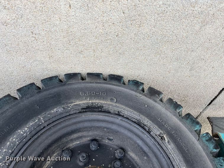 image for item DQ3975 Tennant 800  sweeper