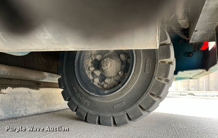 image for item DQ3975 Tennant 800  sweeper