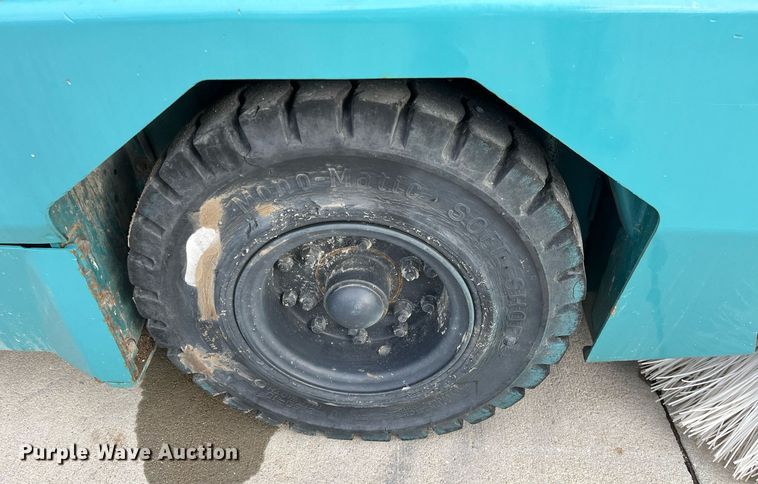 image for item DQ3975 Tennant 800  sweeper