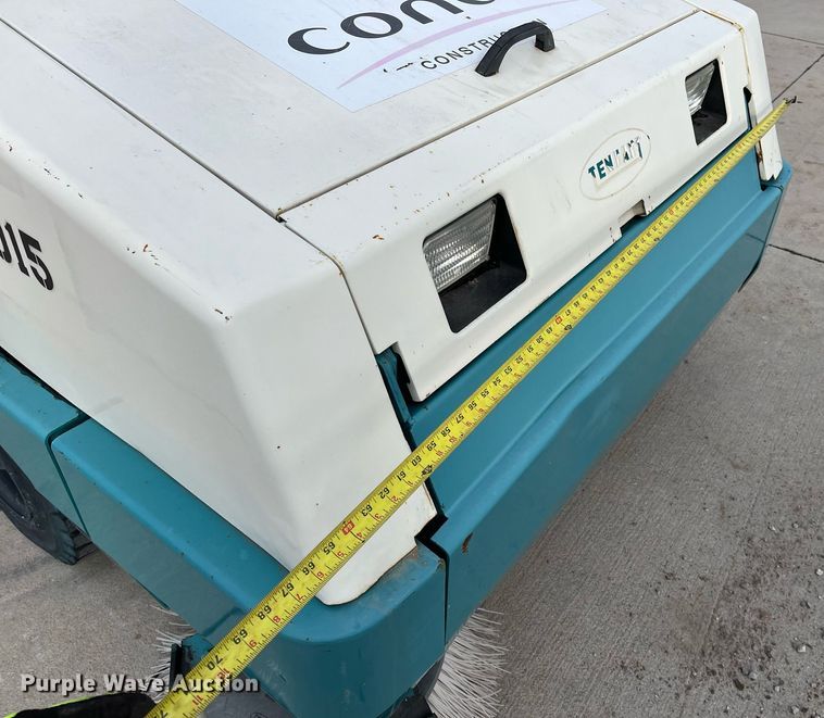 image for item DQ3975 Tennant 800  sweeper