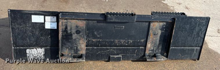 image for item DQ3977 Caterpillar 279-5376  skid steer bucket