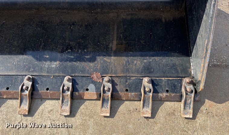 image for item DQ3977 Caterpillar 279-5376  skid steer bucket