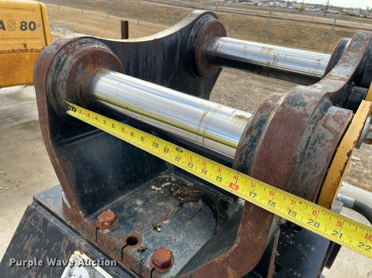 image for item DQ3979 Caterpillar CVP110  plate compactor