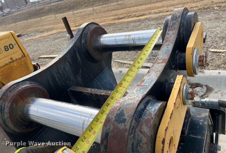 image for item DQ3979 Caterpillar CVP110  plate compactor