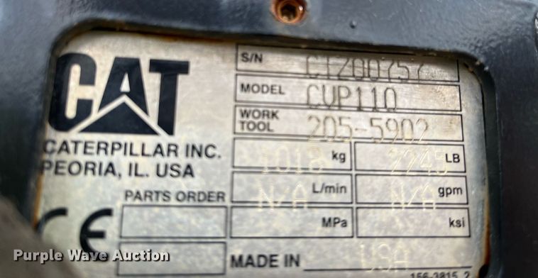 image for item DQ3979 Caterpillar CVP110  plate compactor