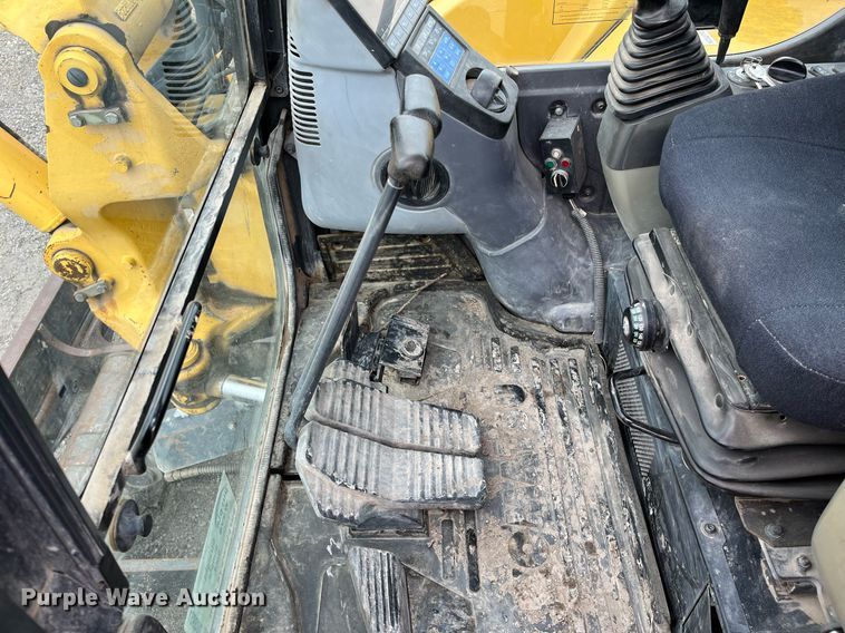 image for item DQ3981 2008 Komatsu PC88MR-8  mini excavator