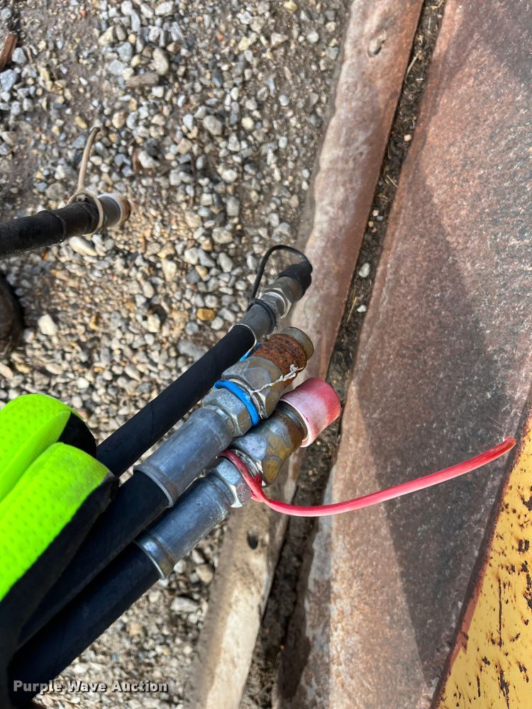 image for item DQ3982 Brown  box blade