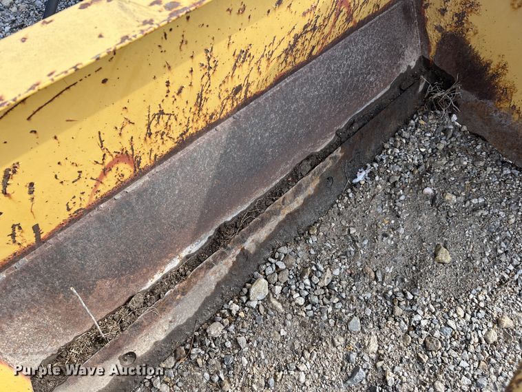 image for item DQ3982 Brown  box blade