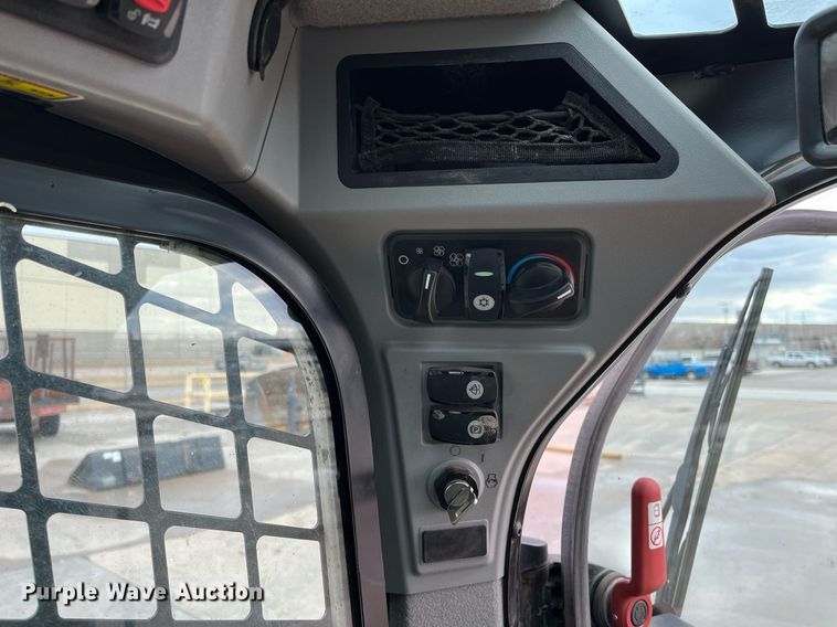 image for item DQ3985 2015 Caterpillar 277D  tracked skid steer loader