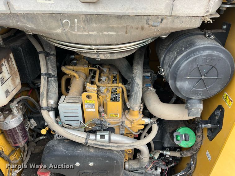 image for item DQ3985 2015 Caterpillar 277D  tracked skid steer loader