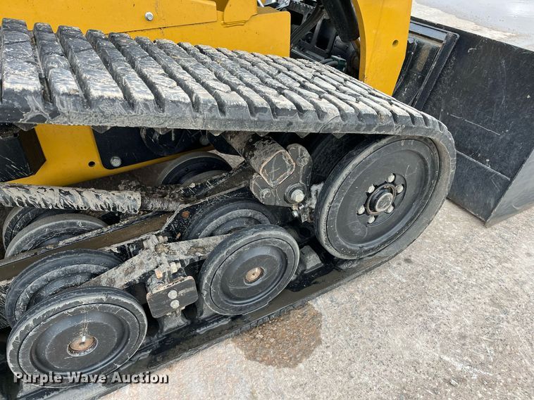 image for item DQ3985 2015 Caterpillar 277D  tracked skid steer loader