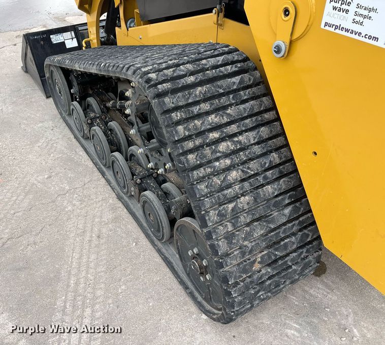 image for item DQ3985 2015 Caterpillar 277D  tracked skid steer loader