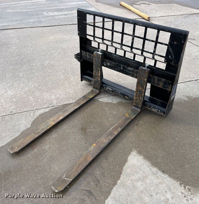 image for item DQ3986 Caterpillar 351-9371  skid steer forks