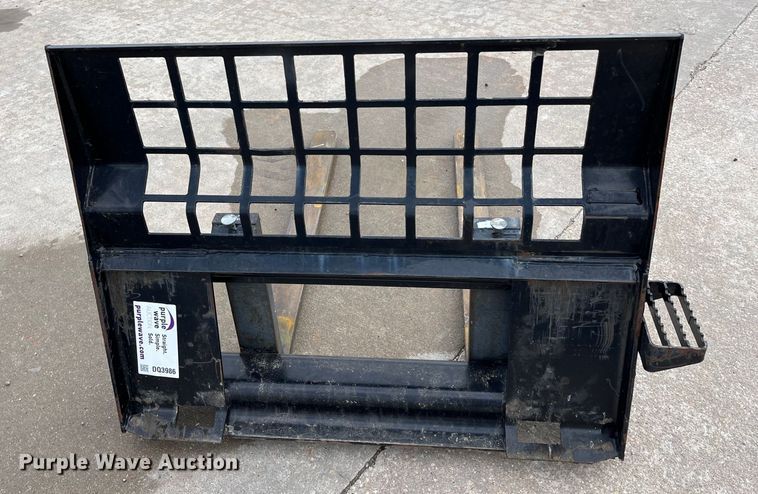 image for item DQ3986 Caterpillar 351-9371  skid steer forks