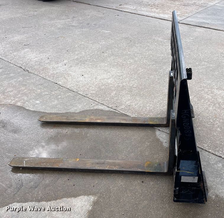 image for item DQ3986 Caterpillar 351-9371  skid steer forks