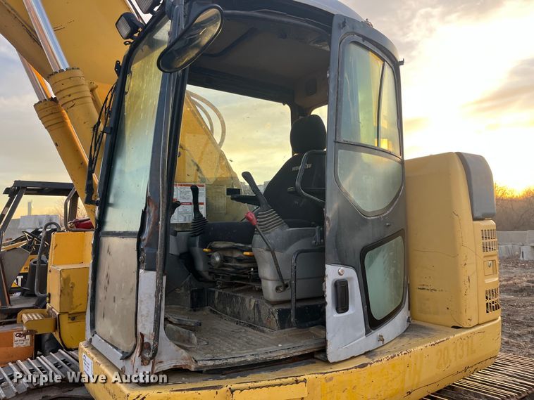 image for item DQ5076 2006 Komatsu PC228USLC-3N0  excavator