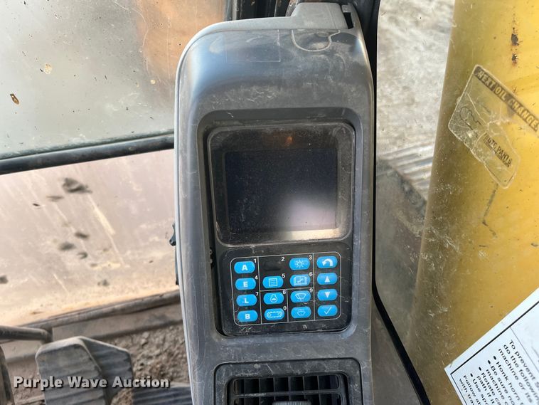 image for item DQ5076 2006 Komatsu PC228USLC-3N0  excavator