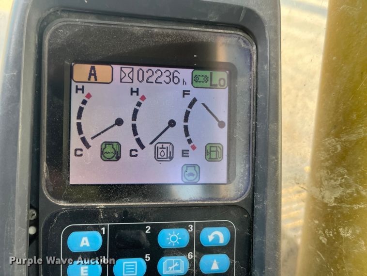 image for item DQ5076 2006 Komatsu PC228USLC-3N0  excavator