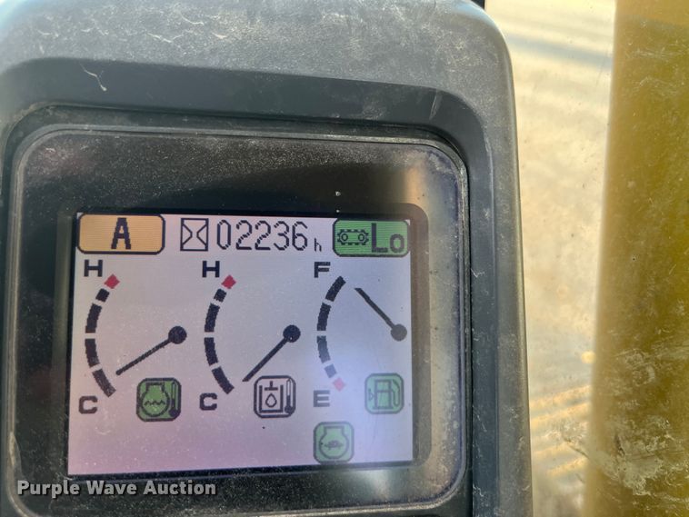 image for item DQ5076 2006 Komatsu PC228USLC-3N0  excavator