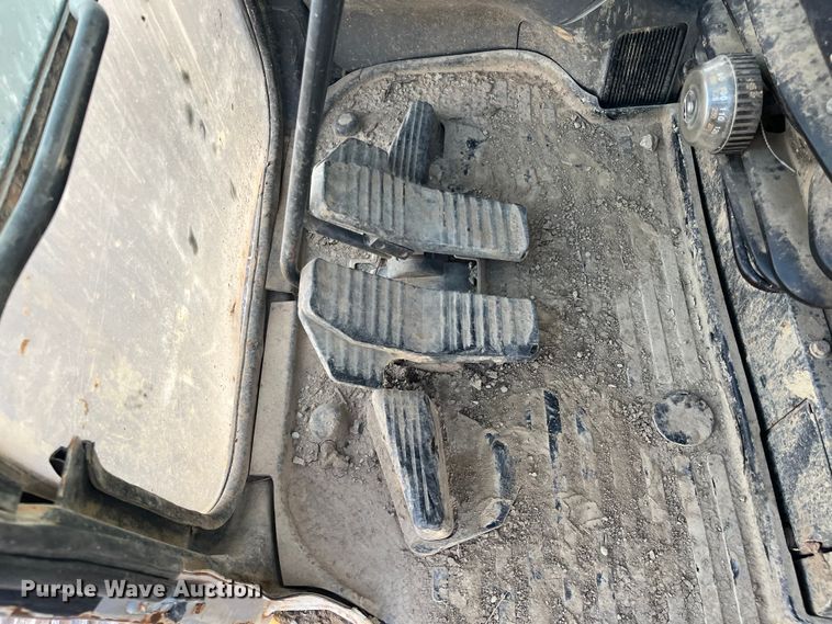 image for item DQ5076 2006 Komatsu PC228USLC-3N0  excavator