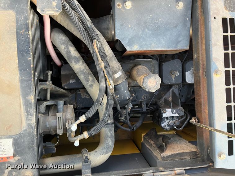 image for item DQ5076 2006 Komatsu PC228USLC-3N0  excavator