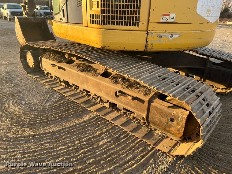 image for item DQ5076 2006 Komatsu PC228USLC-3N0  excavator