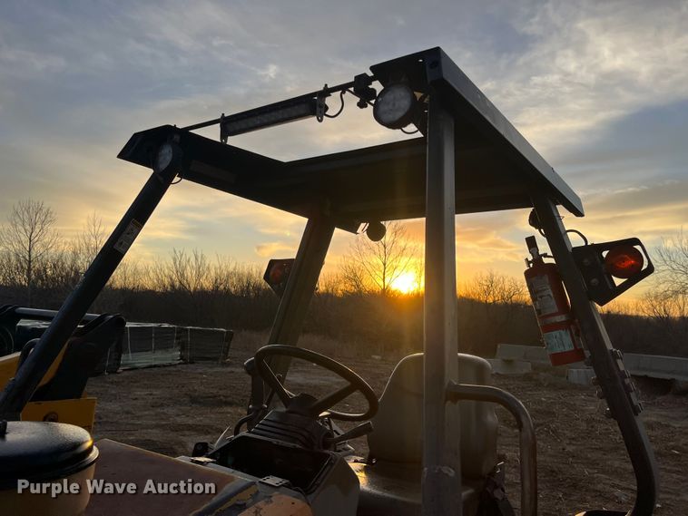 image for item DQ5077 2008 Case 570MXT  landscape tractor