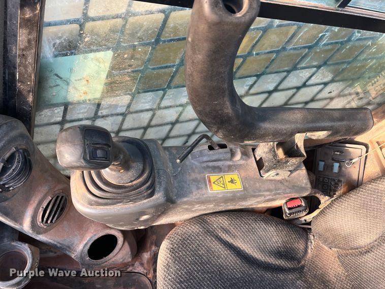 image for item DQ5078 2015 Caterpillar 289D  tracked skid steer loader