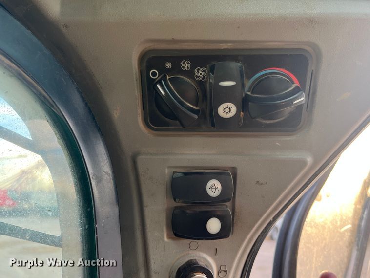 image for item DQ5078 2015 Caterpillar 289D  tracked skid steer loader