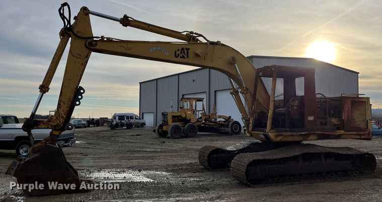 image for item DQ5113 1984 Caterpillar 225  excavator