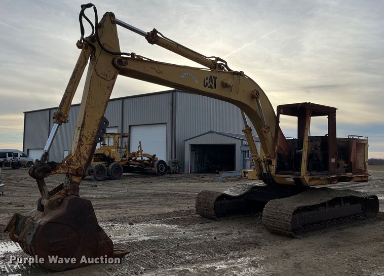 image for item DQ5113 1984 Caterpillar 225  excavator