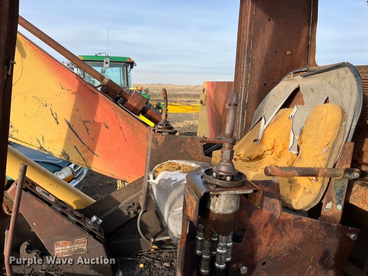 image for item DQ5113 1984 Caterpillar 225  excavator