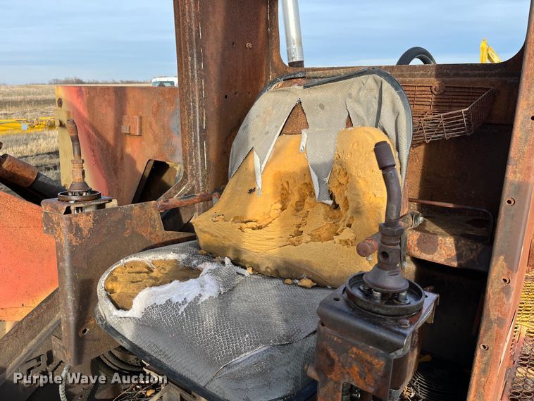 image for item DQ5113 1984 Caterpillar 225  excavator