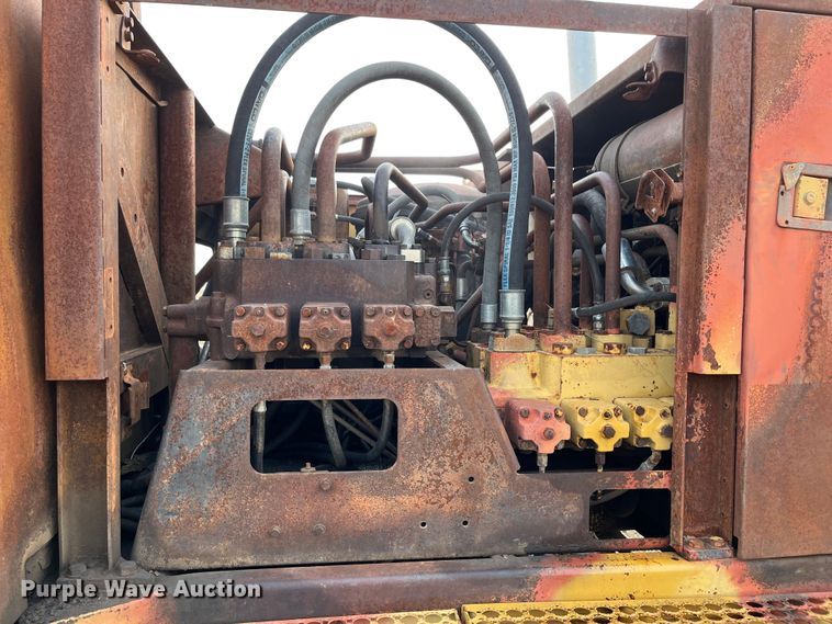 image for item DQ5113 1984 Caterpillar 225  excavator