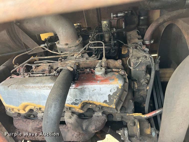 image for item DQ5113 1984 Caterpillar 225  excavator