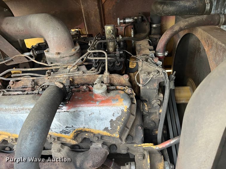 image for item DQ5113 1984 Caterpillar 225  excavator