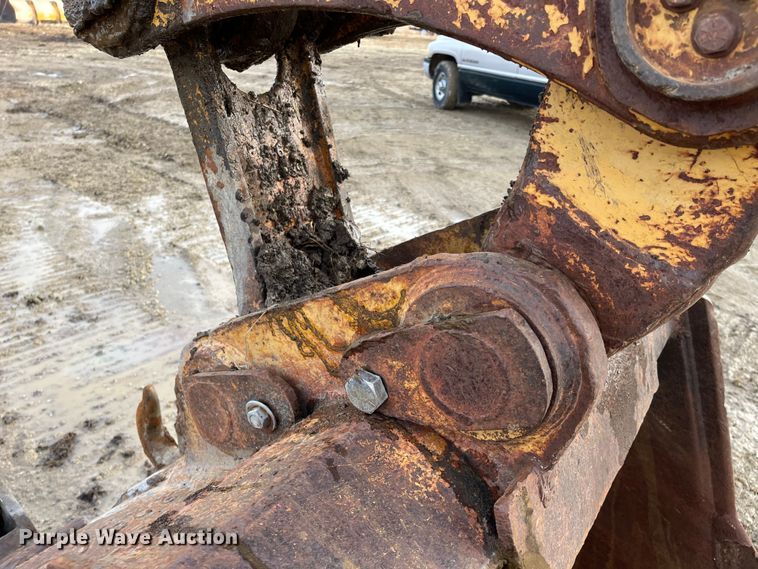 image for item DQ5113 1984 Caterpillar 225  excavator