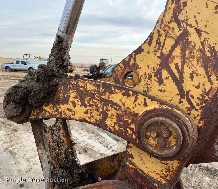 image for item DQ5113 1984 Caterpillar 225  excavator