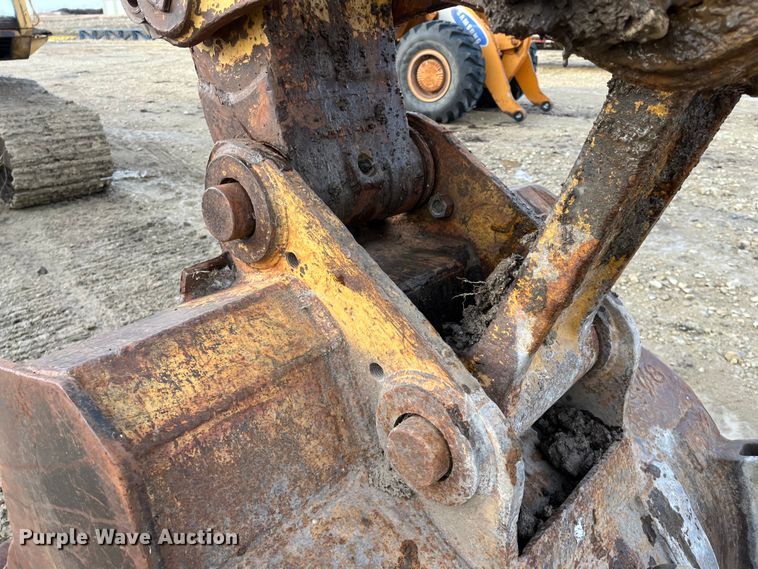 image for item DQ5113 1984 Caterpillar 225  excavator