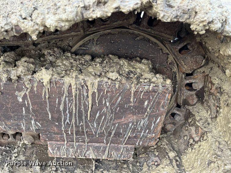 image for item DQ5113 1984 Caterpillar 225  excavator