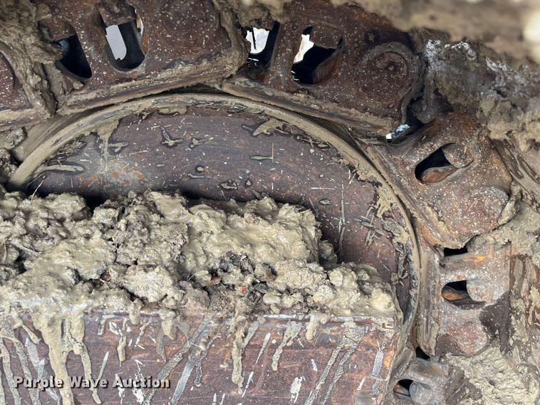 image for item DQ5113 1984 Caterpillar 225  excavator