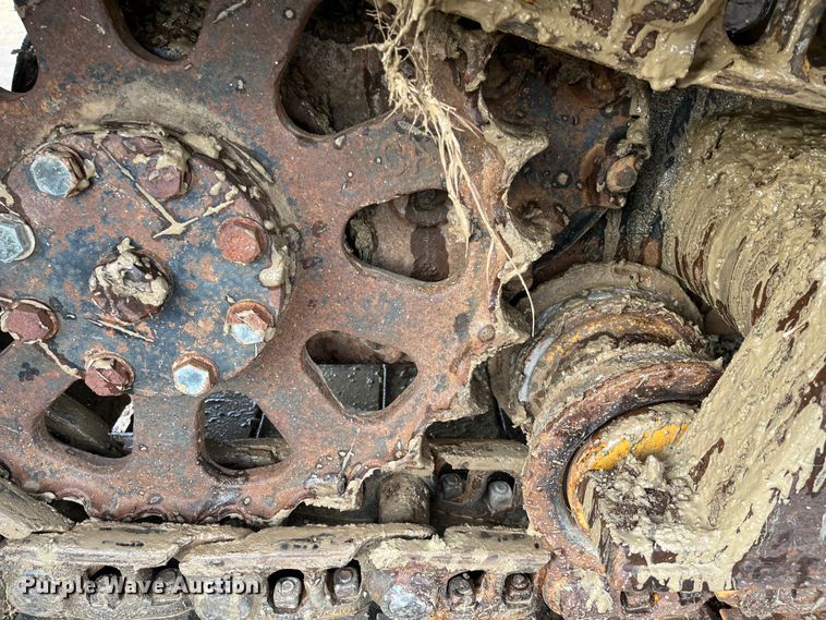 image for item DQ5113 1984 Caterpillar 225  excavator