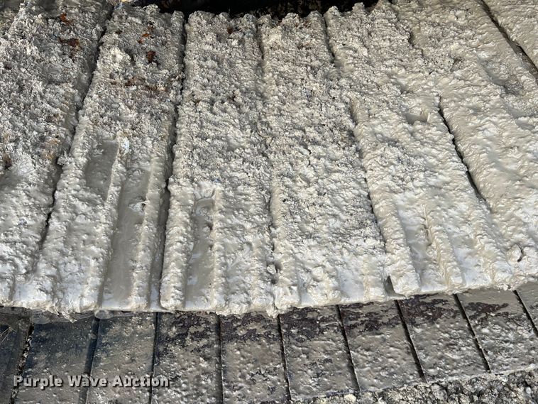 image for item DQ5113 1984 Caterpillar 225  excavator